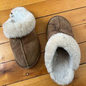 Bearpaw Loki suede slippers with sheepskin collar 10